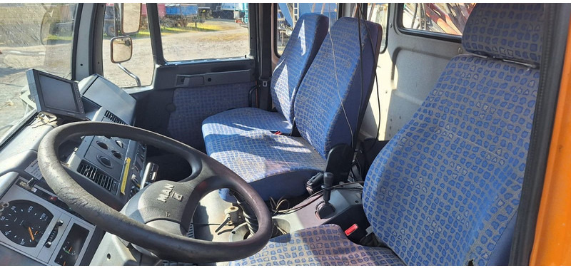 Лизинг на MAN TGM 18.240PS 4x4 3.S-Kipper mit Kran MAN TGM 18.240PS 4x4 3.S-Kipper mit Kran: слика 11 Лизинг на MAN TGM 18.240PS 4x4 3.S-Kipper mit Kran MAN TGM 18.240PS 4x4 3.S-Kipper mit Kran: слика 11