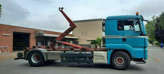 MAN TGS 18.440 Abroller mit Funk +Kran vor - Камион со кука за подигање, Камион со кран: слика 3 MAN TGS 18.440 Abroller mit Funk +Kran vor - Камион со кука за подигање, Камион со кран: слика 3