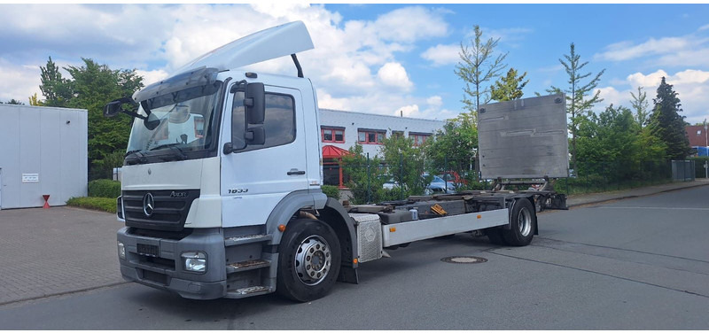 Mercedes-Benz 1833 2 Achser für BDF mit LBW - Камион со кабинска шасија: слика 1 Mercedes-Benz 1833 2 Achser für BDF mit LBW - Камион со кабинска шасија: слика 1