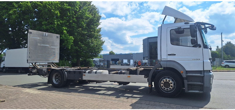 Mercedes-Benz 1833 2 Achser für BDF mit LBW - Камион со кабинска шасија: слика 3 Mercedes-Benz 1833 2 Achser für BDF mit LBW - Камион со кабинска шасија: слика 3