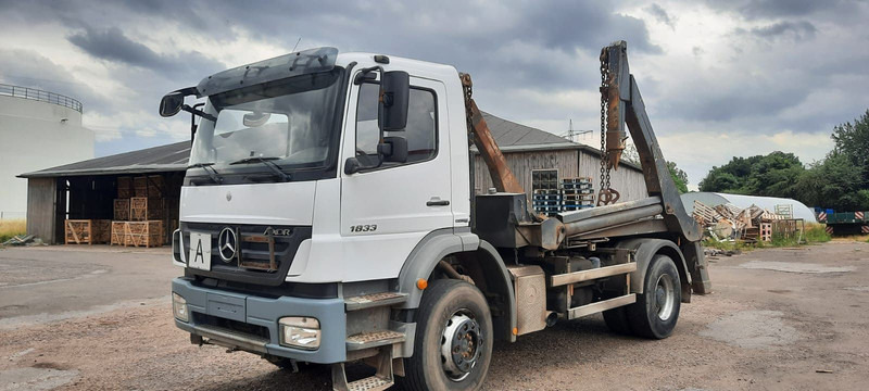 Mercedes-Benz 1833 Absetzkipper - Камион за подигање контејнери: слика 1 Mercedes-Benz 1833 Absetzkipper - Камион за подигање контејнери: слика 1