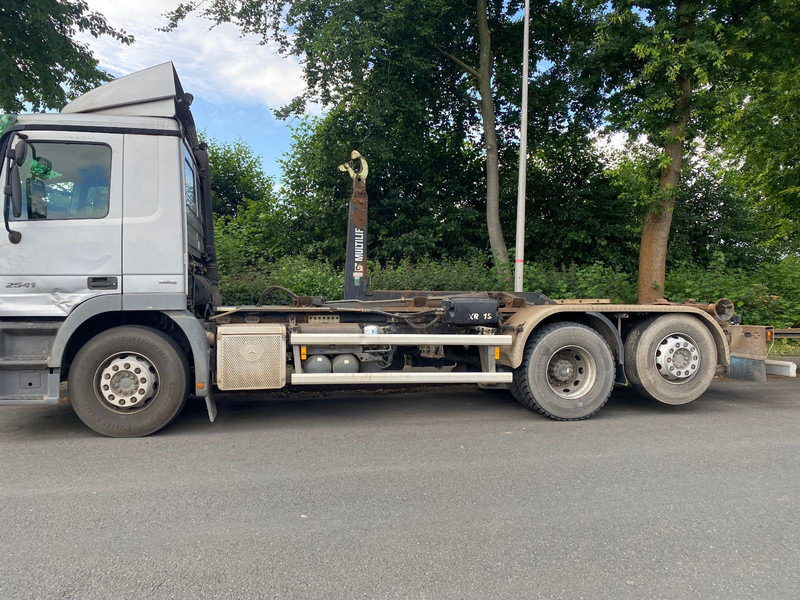 Mercedes-Benz 2641K 6x2 Abroller Klima - Камион со кука за подигање: слика 2 Mercedes-Benz 2641K 6x2 Abroller Klima - Камион со кука за подигање: слика 2