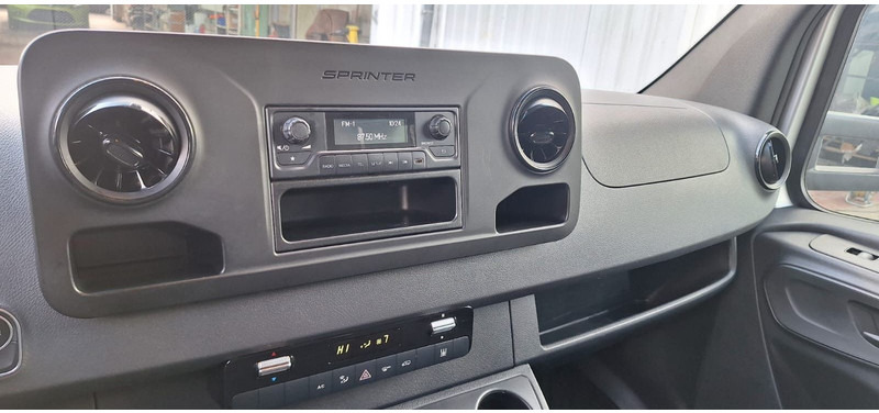 Mercedes-Benz 315 317 319 Sprinter III Koffer - Комбе фургон: слика 5 Mercedes-Benz 315 317 319 Sprinter III Koffer - Комбе фургон: слика 5