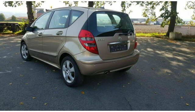 Mercedes-Benz A-Klasse 200 CDI - Автомобил: слика 3 Mercedes-Benz A-Klasse 200 CDI - Автомобил: слика 3