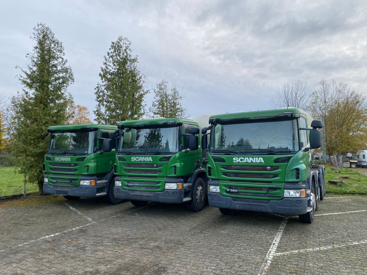 Scania 2x P360 Betonmischer 8x4 Blatt/Blatt E6 2 stück - Камион миксер за бетон: слика 2 Scania 2x P360 Betonmischer 8x4 Blatt/Blatt E6 2 stück - Камион миксер за бетон: слика 2