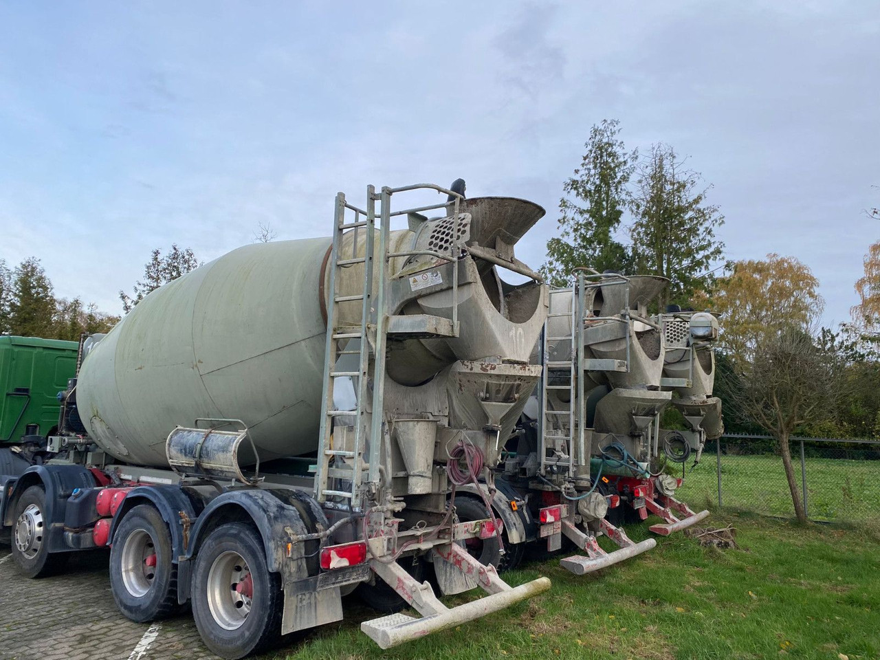 Scania 2x P360 Betonmischer 8x4 Blatt/Blatt E6 2 stück - Камион миксер за бетон: слика 5 Scania 2x P360 Betonmischer 8x4 Blatt/Blatt E6 2 stück - Камион миксер за бетон: слика 5