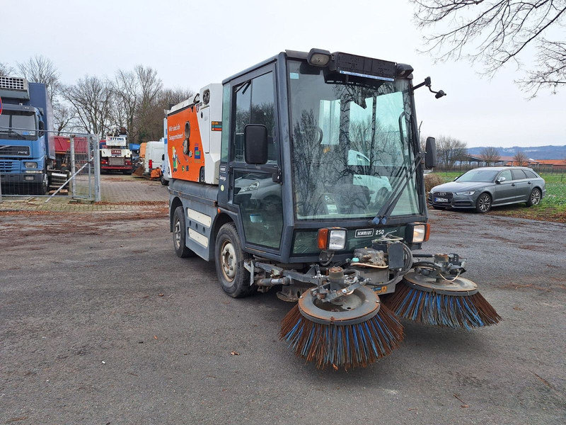 Schmidt Hagen Kehrmaschine K449 - Возило за метење: слика 3 Schmidt Hagen Kehrmaschine K449 - Возило за метење: слика 3