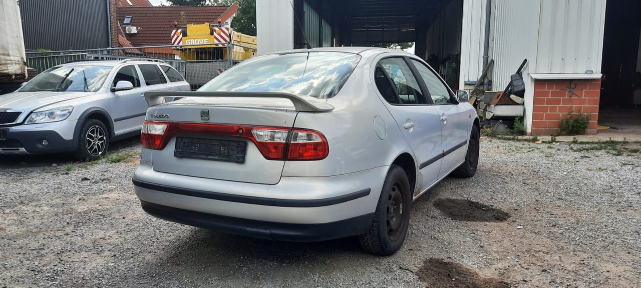 Seat Toledo Signo 1,8 20V Autom. - Седан: слика 3 Seat Toledo Signo 1,8 20V Autom. - Седан: слика 3