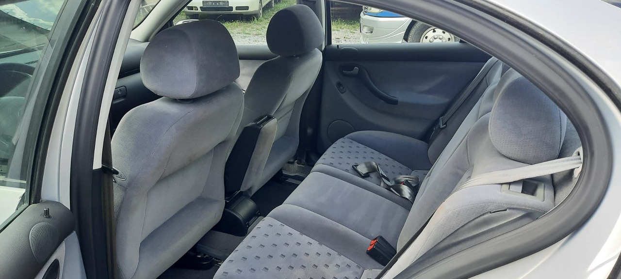 Seat Toledo Signo 1,8 20V Autom. - Седан: слика 5 Seat Toledo Signo 1,8 20V Autom. - Седан: слика 5