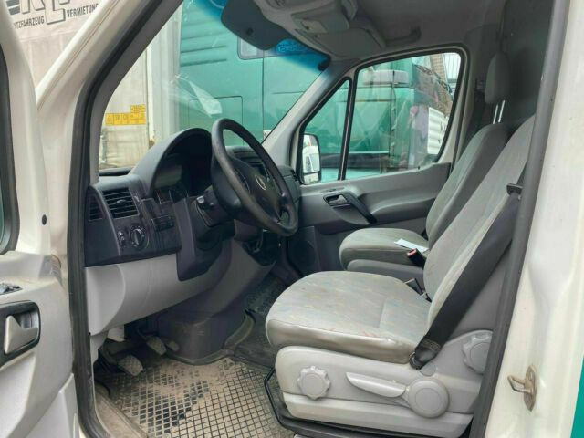 Volkswagen Crafter TDI Lang/Klima 3-Sitzer - Товарно комбе: слика 4 Volkswagen Crafter TDI Lang/Klima 3-Sitzer - Товарно комбе: слика 4