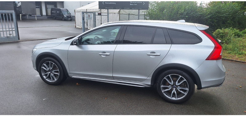 Volvo V60 Cross Country Summum AWD - Караван: слика 2 Volvo V60 Cross Country Summum AWD - Караван: слика 2