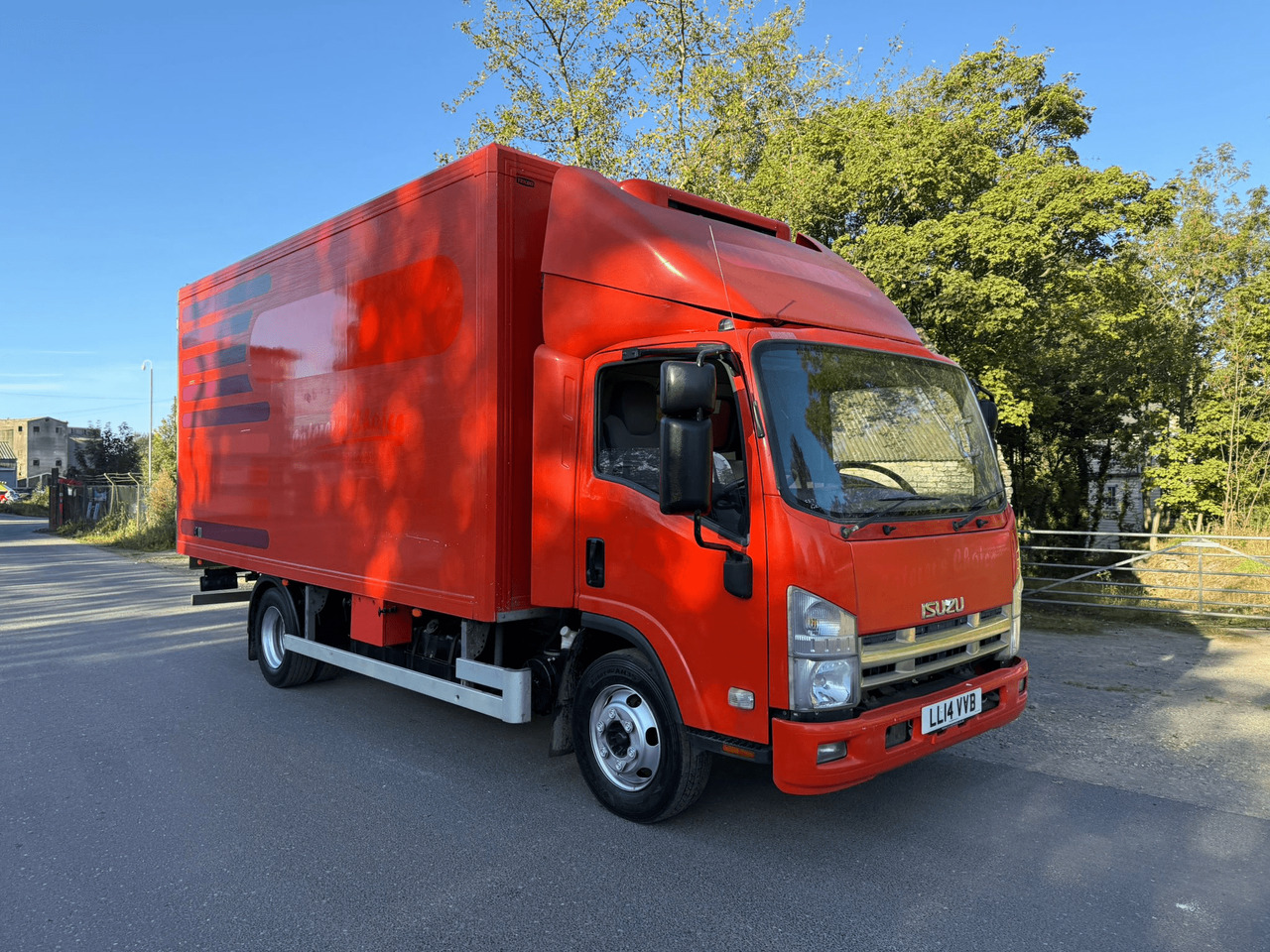 2014 Izuzu Refrigerated Truck - Камион ладилник: слика 2 2014 Izuzu Refrigerated Truck - Камион ладилник: слика 2