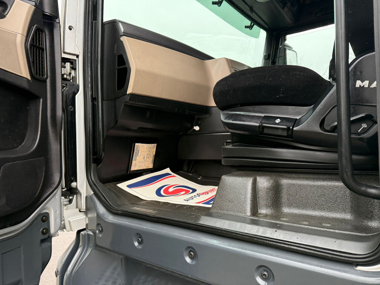 Камион влекач 2019 MAN TGX 460 Tractor Unit: слика 29