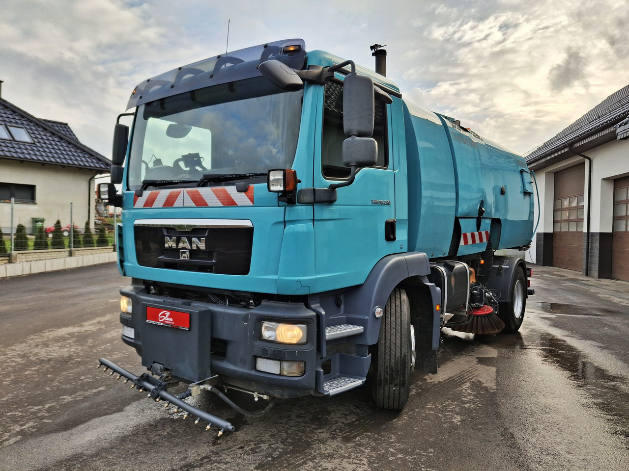 MAN 18.290 Zamiatarka Kehrmaschine BUCHER PM10 L/R Karcher - Возило за метење: слика 2 MAN 18.290 Zamiatarka Kehrmaschine BUCHER PM10 L/R Karcher - Возило за метење: слика 2