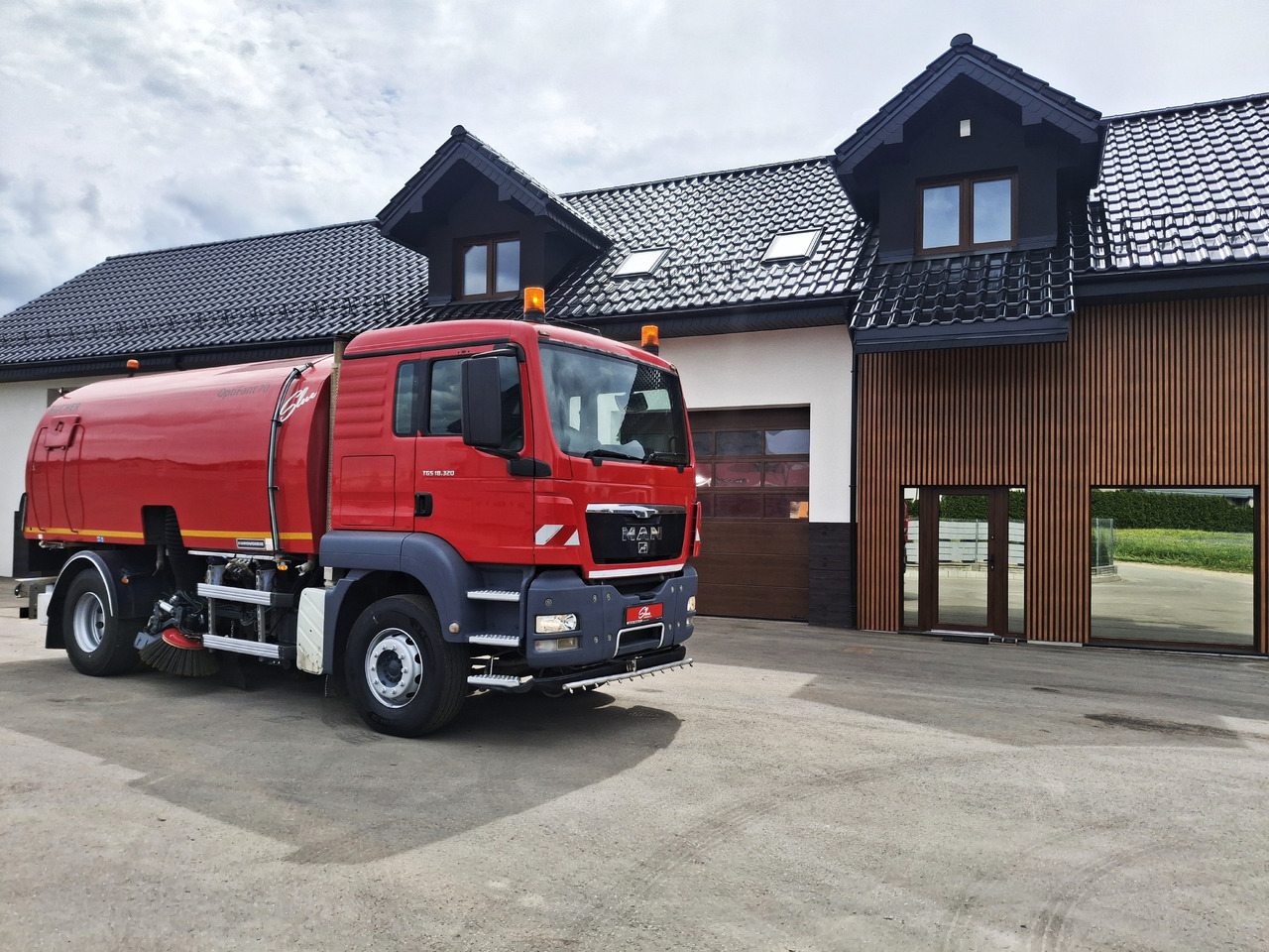 MAN TGS 18.320 Zamiatarka Kehrmaschine BUCHER 2 Motoren Karcher Szczotki L/R - Возило за метење: слика 1 MAN TGS 18.320 Zamiatarka Kehrmaschine BUCHER 2 Motoren Karcher Szczotki L/R - Возило за метење: слика 1