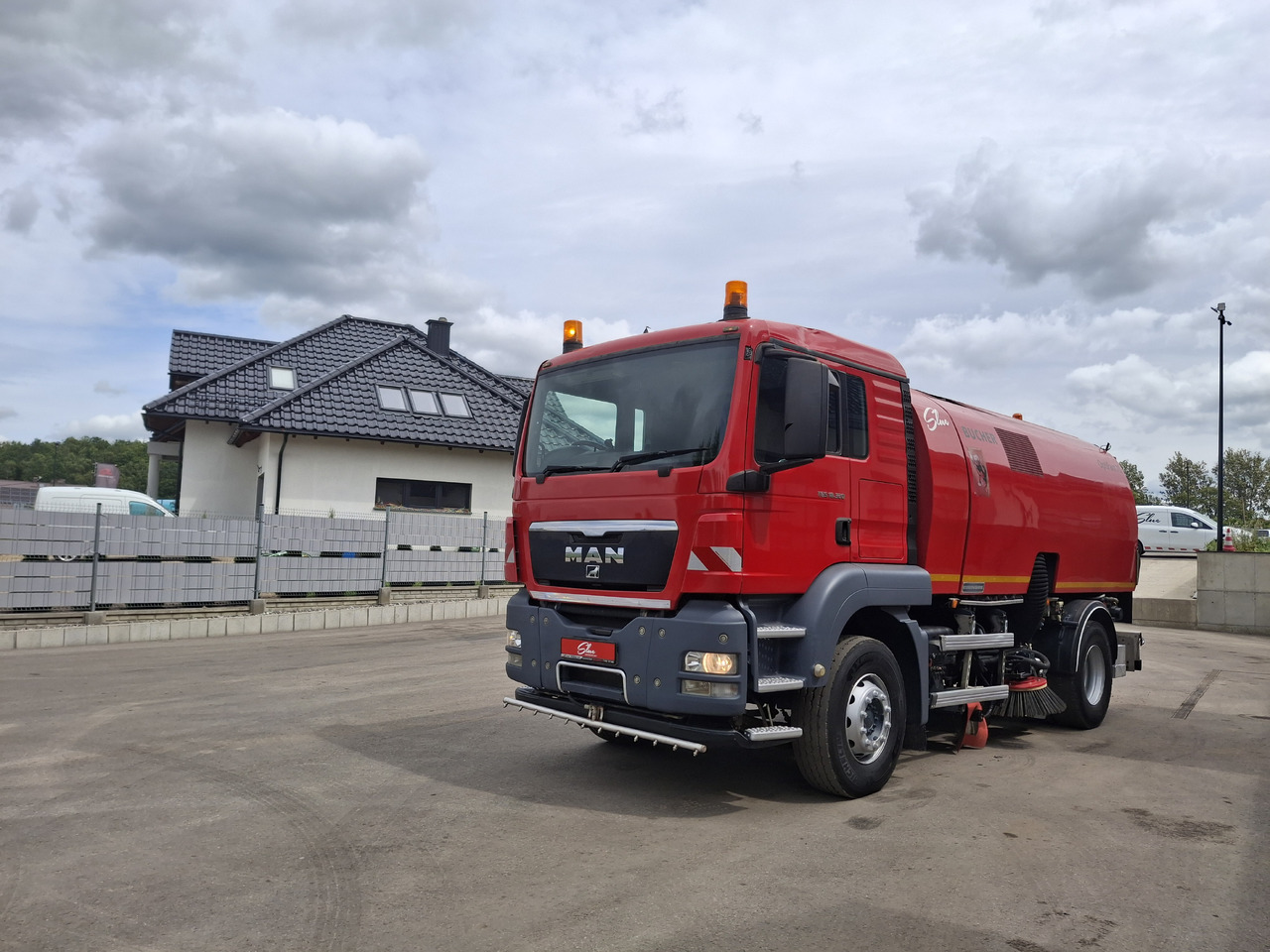 MAN TGS 18.320 Zamiatarka Kehrmaschine BUCHER 2 Motoren Karcher Szczotki L/R - Возило за метење: слика 3 MAN TGS 18.320 Zamiatarka Kehrmaschine BUCHER 2 Motoren Karcher Szczotki L/R - Возило за метење: слика 3