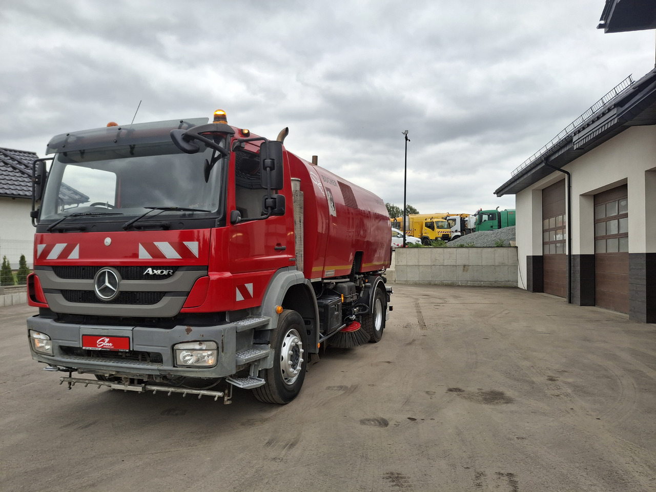 MERCEDES-BENZ Axor 1829 Zamiatarka Kehrmaschine BUCHER 2 Motoren Karcher PM10 Odchwaszczarka Sweeper - Возило за метење: слика 2 MERCEDES-BENZ Axor 1829 Zamiatarka Kehrmaschine BUCHER 2 Motoren Karcher PM10 Odchwaszczarka Sweeper - Возило за метење: слика 2