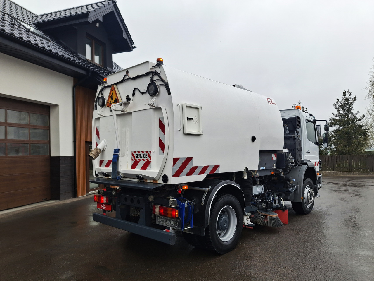 MERCEDES-BENZ Axor 1829 Zamiatarka Kehrmaschine Johnston 2 Motoren Karcher L/R - Возило за метење: слика 4 MERCEDES-BENZ Axor 1829 Zamiatarka Kehrmaschine Johnston 2 Motoren Karcher L/R - Возило за метење: слика 4