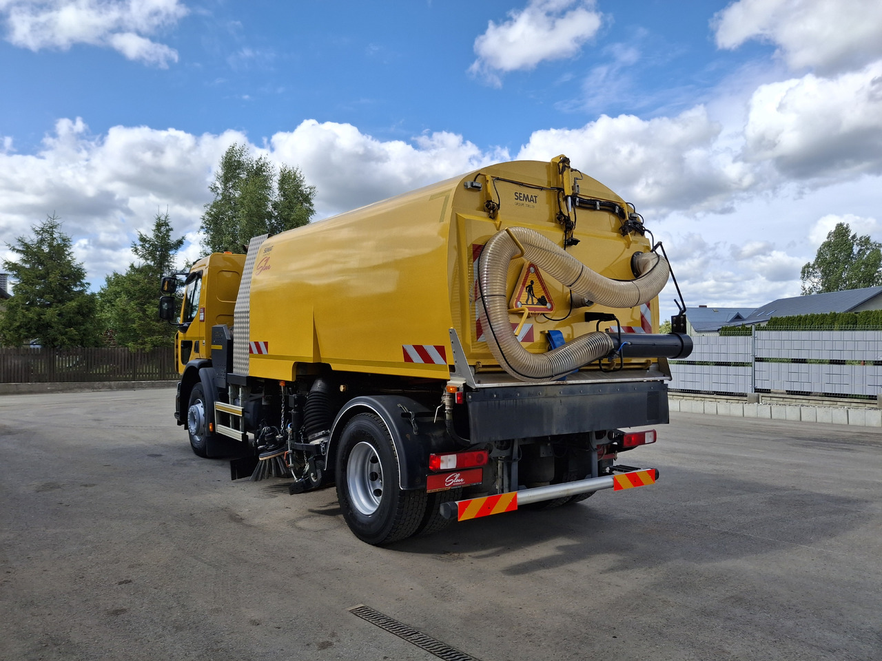RENAULT C280 Kehrmaschine Zamiatarka SEMAT Zoeller FAUN Karcher L/R 2 Motoren 2018r 740 Mth Euro 6 - Возило за метење: слика 4 RENAULT C280 Kehrmaschine Zamiatarka SEMAT Zoeller FAUN Karcher L/R 2 Motoren 2018r 740 Mth Euro 6 - Возило за метење: слика 4
