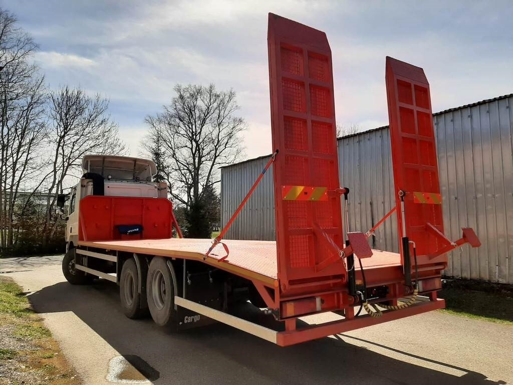 DAF 85.410 6X2 CAR TRANSPORTER - Автотранспортен камион: слика 2 DAF 85.410 6X2 CAR TRANSPORTER - Автотранспортен камион: слика 2