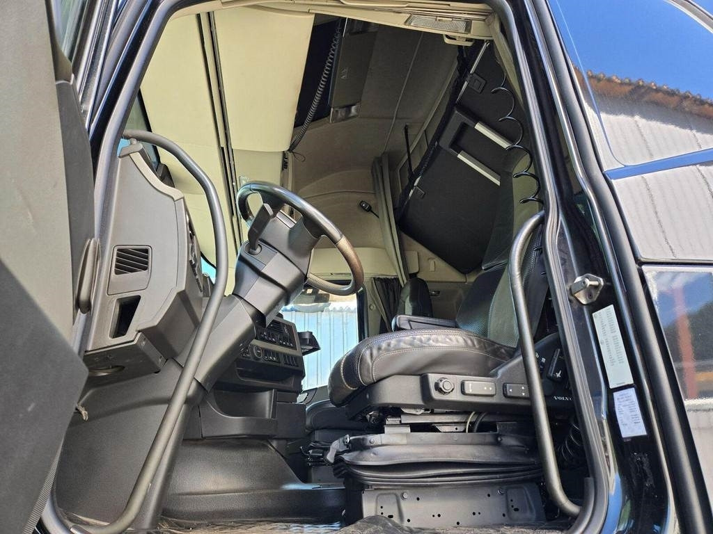 Камион влекач Volvo FH540 6X4 DUALCLUTCH: слика 6
