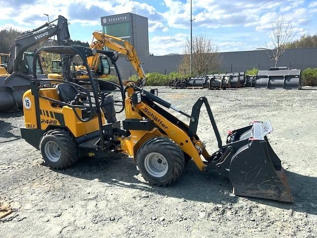Schäffer 2428 SLT - Натоварувач на тркала: слика 3 Schäffer 2428 SLT - Натоварувач на тркала: слика 3
