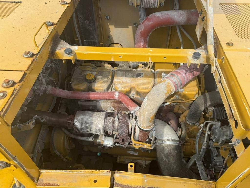 Багер гасеничар CAT 390 F L ME: слика 12