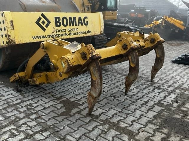 CAT Ripper für CAT 973D - Натоварувач гасеничар: слика 1 CAT Ripper für CAT 973D - Натоварувач гасеничар: слика 1