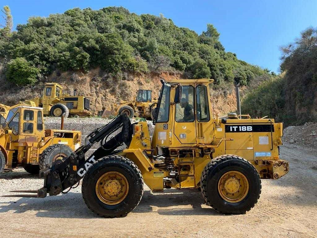 Натоварувач на тркала CAT IT 18 B: слика 14