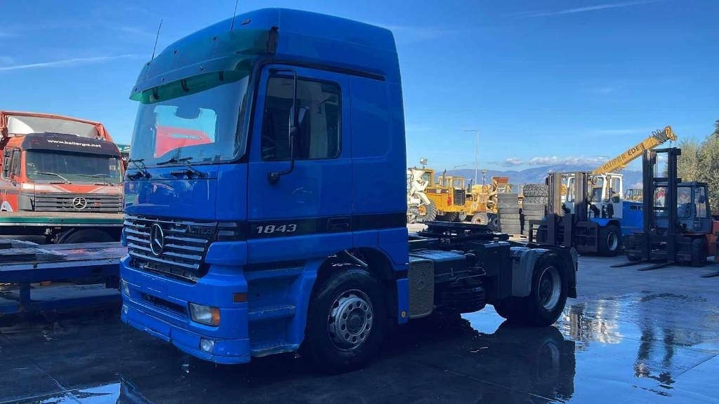Mercedes-Benz 1843 - Камион влекач: слика 1 Mercedes-Benz 1843 - Камион влекач: слика 1