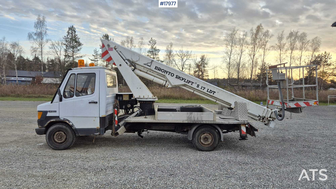 BRONTO SKYLIFT basket lift on Mercedes-Benz 308D chassis (1992) - Камион со подигачка кошница: слика 4 BRONTO SKYLIFT basket lift on Mercedes-Benz 308D chassis (1992) - Камион со подигачка кошница: слика 4