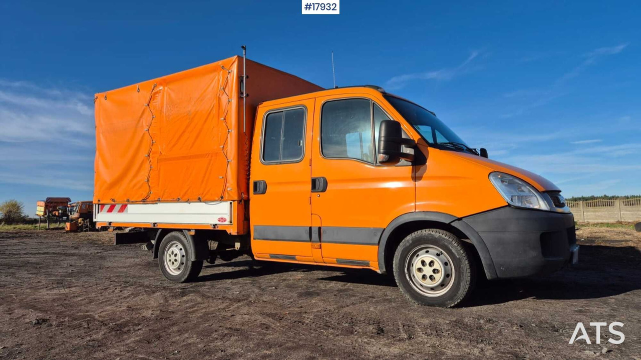 IVECO 35S14D double cab with box body (2011) - Комбе со церада, Комби со двојна кабина: слика 3 IVECO 35S14D double cab with box body (2011) - Комбе со церада, Комби со двојна кабина: слика 3