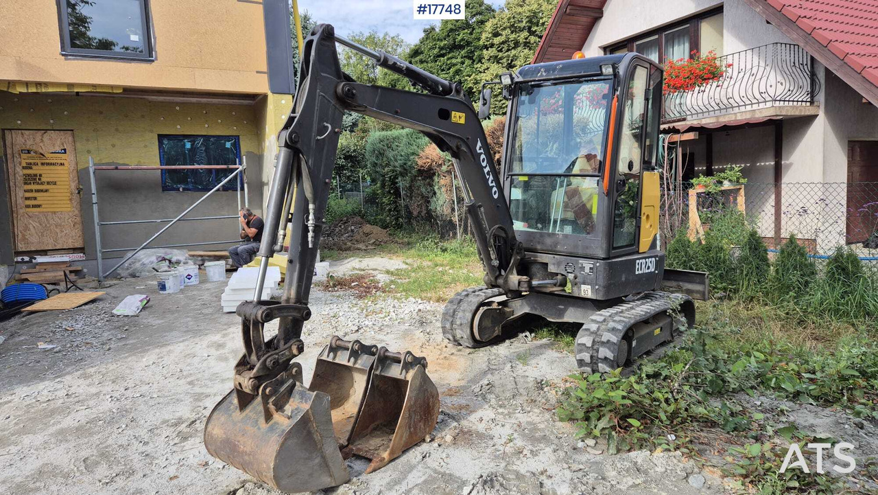 VOLVO ECR25D Mini Crawler Excavator (2021) - Мини багер: слика 3 VOLVO ECR25D Mini Crawler Excavator (2021) - Мини багер: слика 3