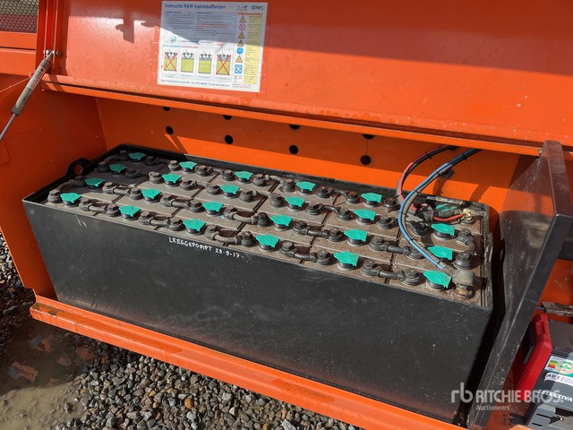 2010 Holland Lift MONOSTAR Q-135EL24 Electric Scissor Lift - Кревач ножица: слика 5 2010 Holland Lift MONOSTAR Q-135EL24 Electric Scissor Lift - Кревач ножица: слика 5