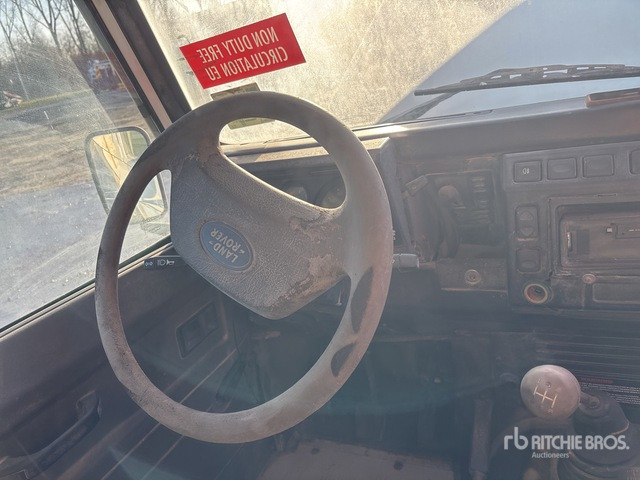 2010 Land Rover Defender 4x4 (Inoperable) Pickup - Пикап: слика 5 2010 Land Rover Defender 4x4 (Inoperable) Pickup - Пикап: слика 5