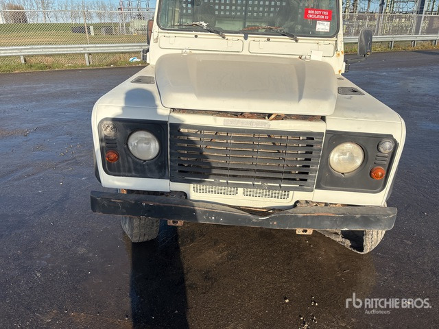 2010 Land Rover Defender (Inoperable) SUV - SUV: слика 4 2010 Land Rover Defender (Inoperable) SUV - SUV: слика 4