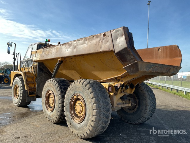 2012 Cat 725 Kiepwagen met knikbesturing - Зглобен истоварувач: слика 3 2012 Cat 725 Kiepwagen met knikbesturing - Зглобен истоварувач: слика 3
