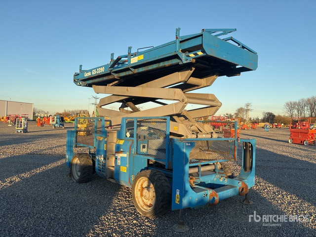 2013 Genie GS-3390 4x4 Diesel Scissor Lift - Кревач ножица: слика 5 2013 Genie GS-3390 4x4 Diesel Scissor Lift - Кревач ножица: слика 5