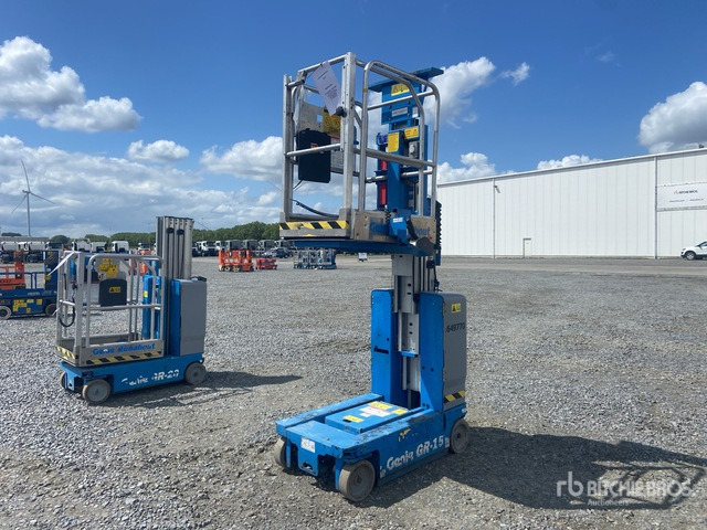 2015 Genie GR15 Vertical Mast Lift - Вертикален јарболски подигнувач: слика 3 2015 Genie GR15 Vertical Mast Lift - Вертикален јарболски подигнувач: слика 3