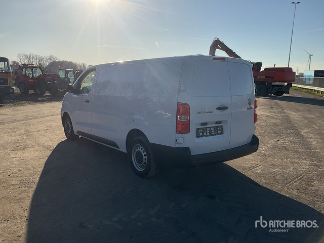 2023 Fiat Scudo Passenger Van - Минибус, Патничко комбе: слика 4 2023 Fiat Scudo Passenger Van - Минибус, Патничко комбе: слика 4