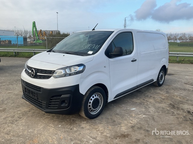 2023 Opel Vivaro Passenger Van - Минибус, Патничко комбе: слика 2 2023 Opel Vivaro Passenger Van - Минибус, Патничко комбе: слика 2