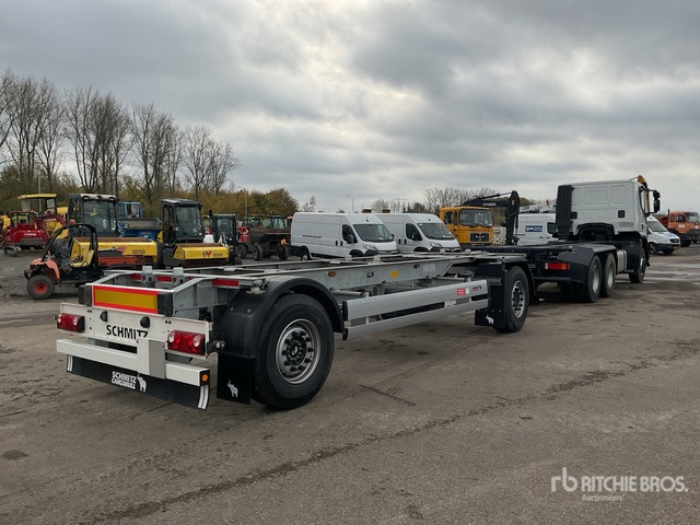 Iveco Trakker 380 T/A Sleeper Truck Tractor - Транспортер на контејнер/ Камион со променливо тело: слика 3 Iveco Trakker 380 T/A Sleeper Truck Tractor - Транспортер на контејнер/ Камион со променливо тело: слика 3