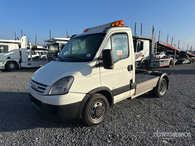 2010 Iveco 35C18 2WD Tractor - Камион влекач: слика 1 2010 Iveco 35C18 2WD Tractor - Камион влекач: слика 1