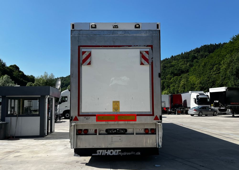 Pezzaioli HMK Industri // Do przewozu zwierząt // 2004 Rok // 3 Pokłady // Waga // Osi skrętne // Oznonacja // - Полуприколка за добиток: слика 5 Pezzaioli HMK Industri // Do przewozu zwierząt // 2004 Rok // 3 Pokłady // Waga // Osi skrętne // Oznonacja // - Полуприколка за добиток: слика 5