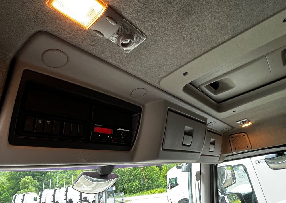 Renault Kerax 380 EEV // Skrzynia Burtowa // HIAB XS166 Hipro + Radio // Zwolnice // // - Камион со платформа, Камион со кран: слика 4 Renault Kerax 380 EEV // Skrzynia Burtowa // HIAB XS166 Hipro + Radio // Zwolnice // // - Камион со платформа, Камион со кран: слика 4