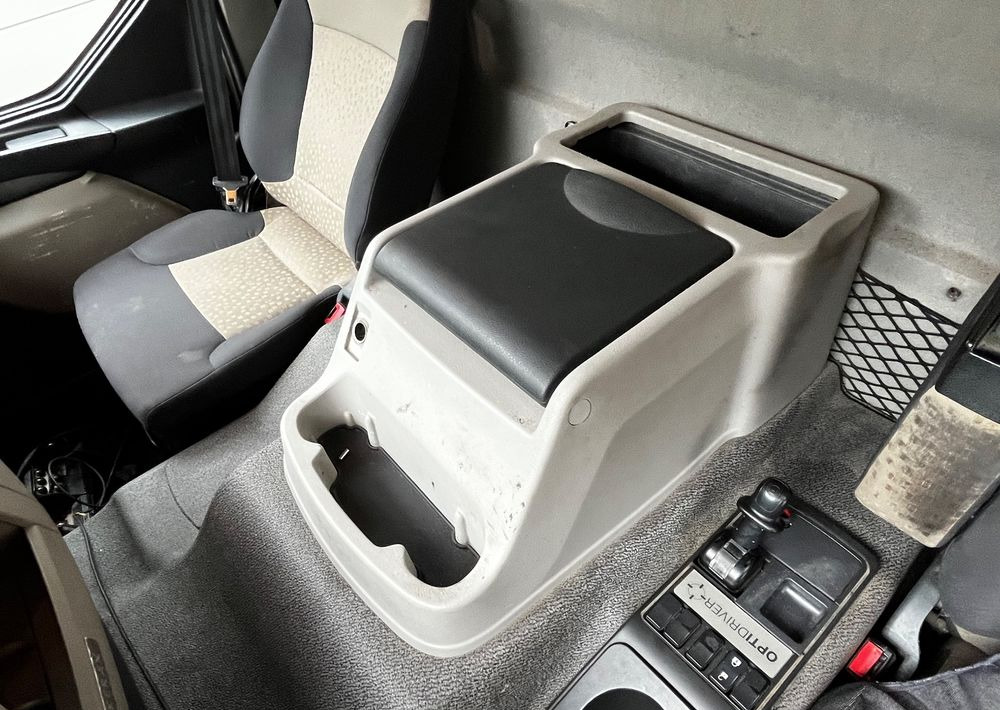 Renault Kerax 380 EEV // Skrzynia Burtowa // HIAB XS166 Hipro + Radio // Zwolnice // // - Камион со платформа, Камион со кран: слика 3 Renault Kerax 380 EEV // Skrzynia Burtowa // HIAB XS166 Hipro + Radio // Zwolnice // // - Камион со платформа, Камион со кран: слика 3