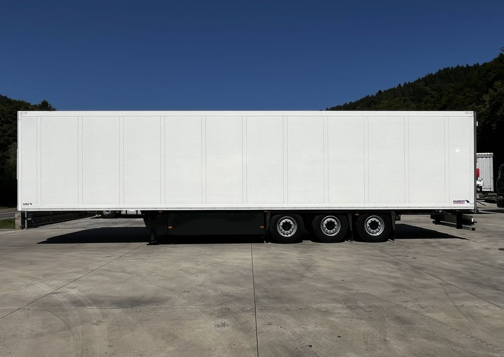 Schmitz Cargobull Chłodnia // 2010 Rok // 2 osie podnoszone // Doppelstock // Kosz paletowy // - Полуприколка ладилник: слика 5 Schmitz Cargobull Chłodnia // 2010 Rok // 2 osie podnoszone // Doppelstock // Kosz paletowy // - Полуприколка ладилник: слика 5