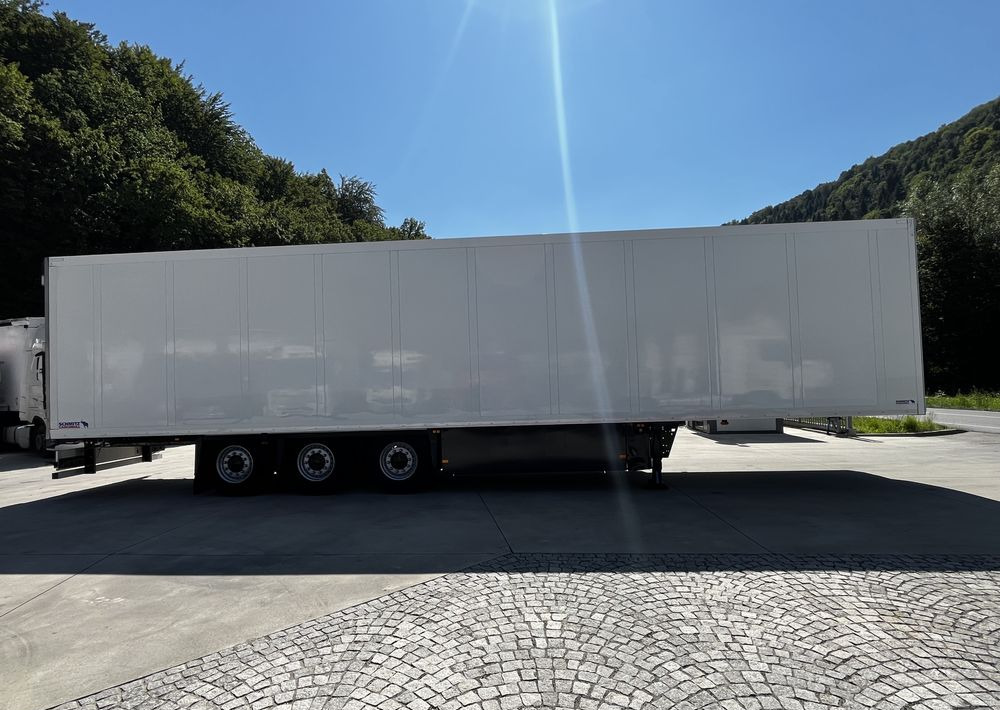 Schmitz Cargobull Chłodnia // 2010 Rok // 2 osie podnoszone // Doppelstock // Kosz paletowy // - Полуприколка ладилник: слика 4 Schmitz Cargobull Chłodnia // 2010 Rok // 2 osie podnoszone // Doppelstock // Kosz paletowy // - Полуприколка ладилник: слика 4