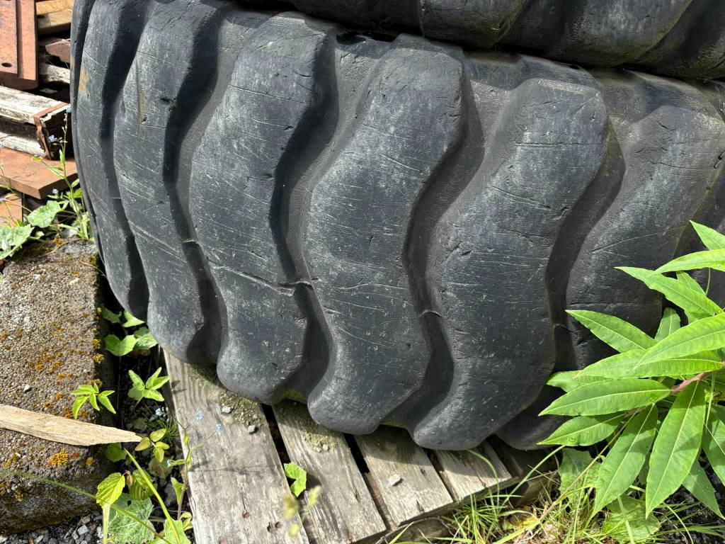 Goodyear 23,5R25 - Гума: слика 3 Goodyear 23,5R25 - Гума: слика 3