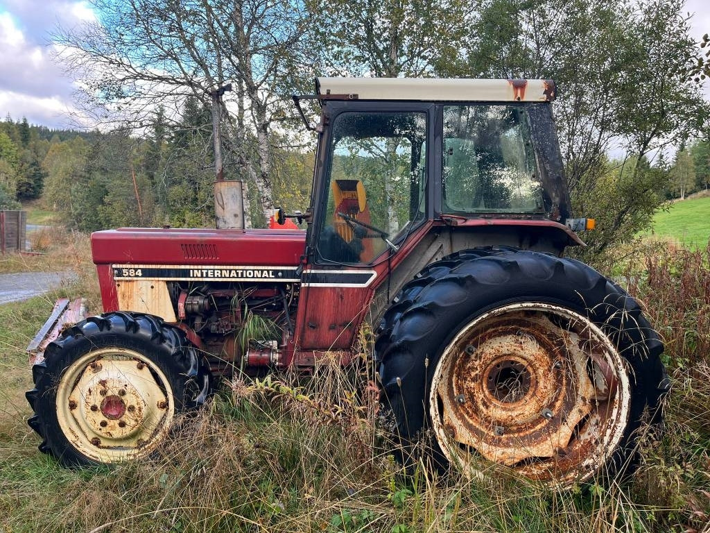 International Harvester 584 4WD - Трактор: слика 2 International Harvester 584 4WD - Трактор: слика 2